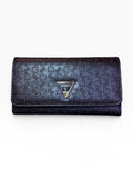Cartera Guess flap morado oscuro con monograma y logo triangular