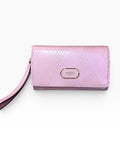 Cartera Guess color rosa con costuras decorativas