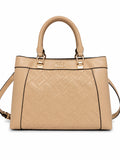 Bolso Steve Madden beige con logo en relieve y correa ajustable